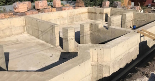Фундамент с цокольным этажом под ключ заказать в Шарыпово -  фундамент цокольный этаж под ключ цена от 7234 руб за м2